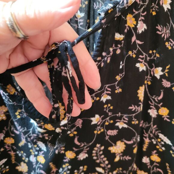 GAP Wnns Boho Black Floral Blouse  Long Slv With Front Tie Sz L - Picture 4 of 9